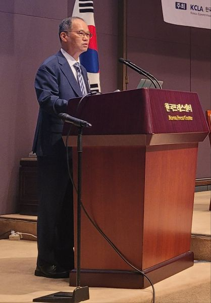 [아시아경제] '대규모유통업법, 공정경쟁 방해하는 모래주머니'